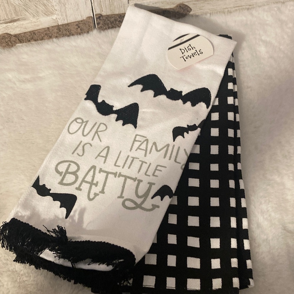 Target BP Halloween Our Family is a Little Batty Dish/Kitchen Towels